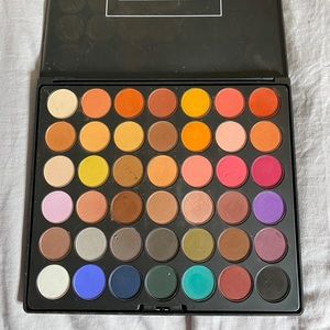 BH Cosmetics Ultimate Matte 42 Color Palette